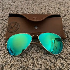 Ray Ban: Aviator RB3025 Large Metal frames 112/19, Green mirror lens (58 mm)